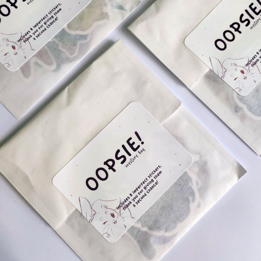 Oopsie bag (8 mystery stickers)